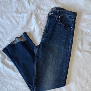 MOTHER The Insider Crop Step Fray Jeans - Dark Blue